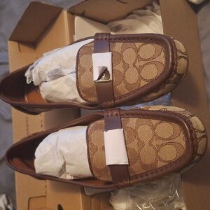 NEW NEVER WORN WOMEN COACH SHOES